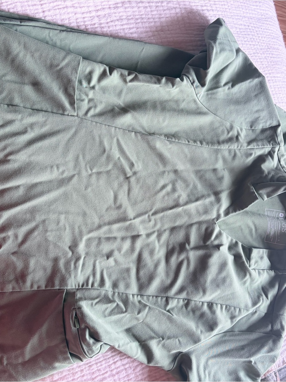 Women’s figs scrub set in sage gray color